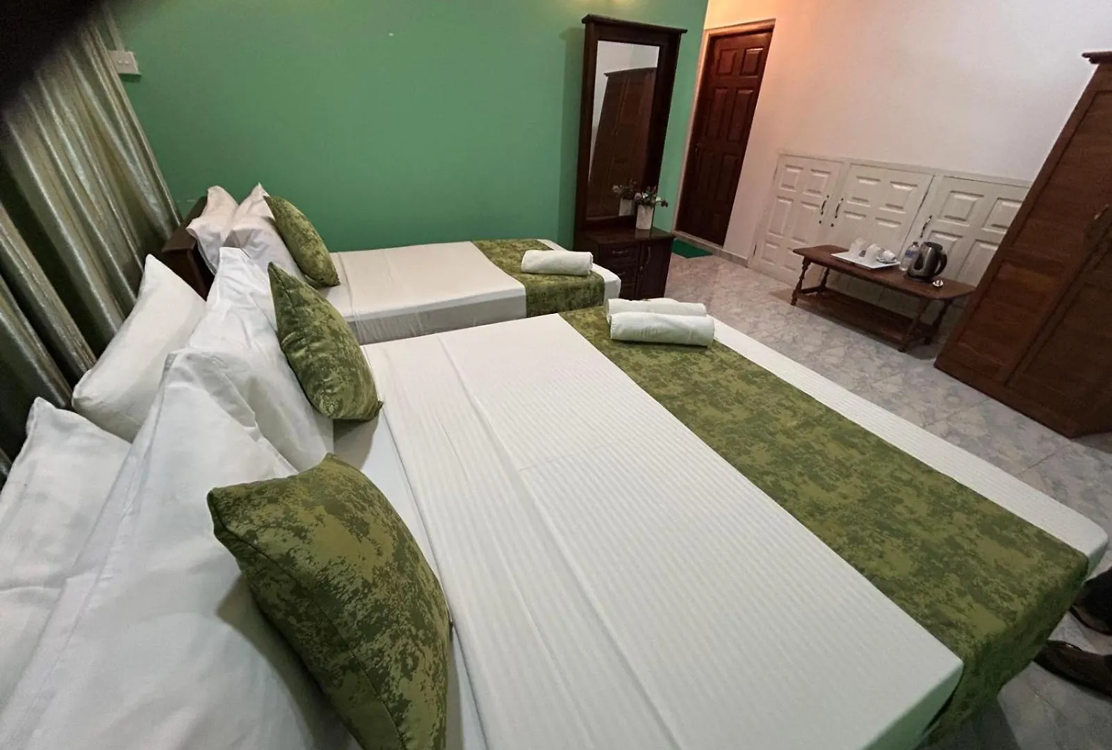 Serenity Hill Oasis Канди 3*,