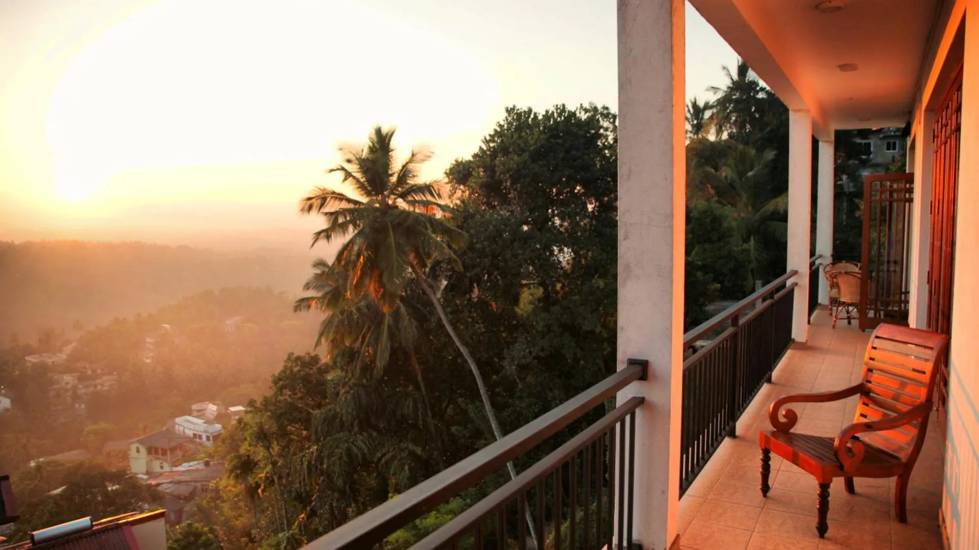*** Inn Serenity Hill Oasis Kandy Sri Lanka