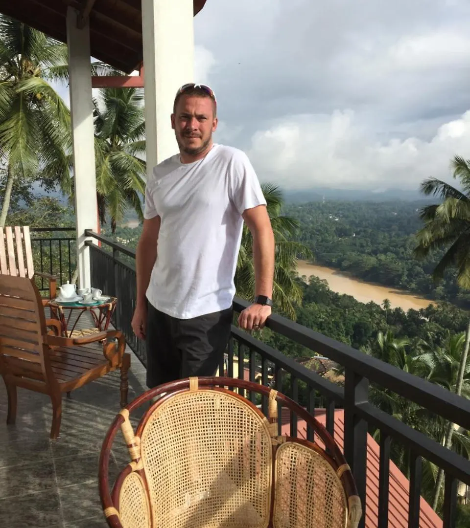 *** Inn Serenity Hill Oasis Kandy Sri Lanka